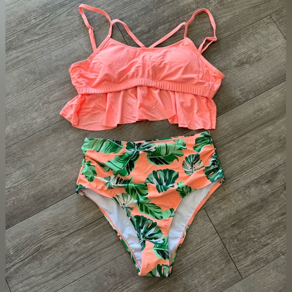 LAST PRICE🍒🤍 AMAZON tropical print swimming set 🧡 - Picture 2 of 13